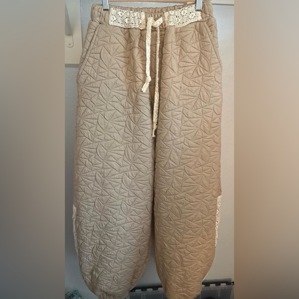 POL Tan Quilted Joggers SMALL - Picture 2 of 10